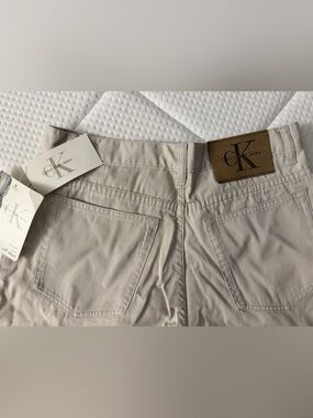 NWT Calvin Klein Jeans Cream Khaki Shorts